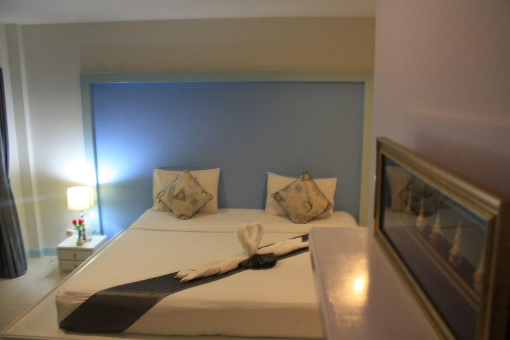 Phuket Racha Kata Homestay Eksteriør bilde