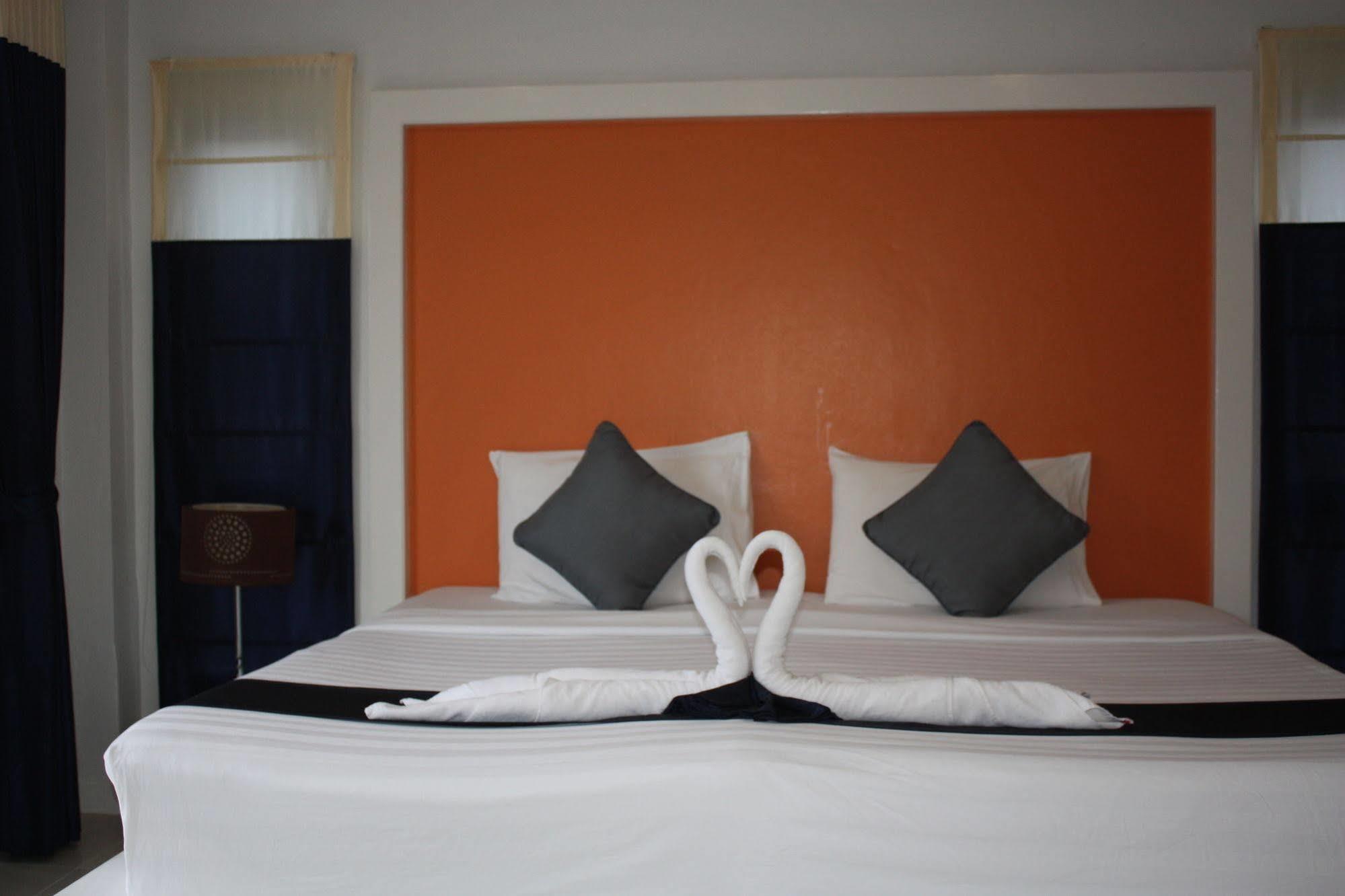 Phuket Racha Kata Homestay Eksteriør bilde
