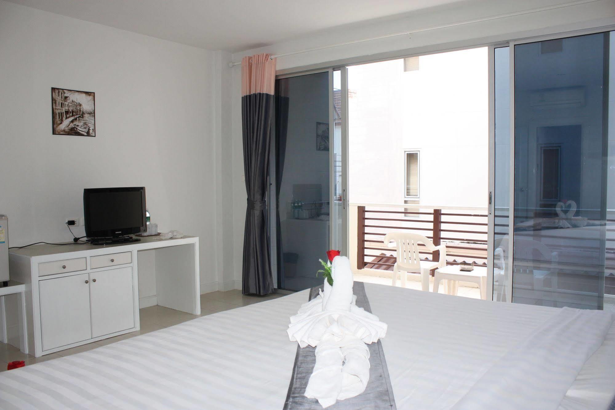 Phuket Racha Kata Homestay Eksteriør bilde